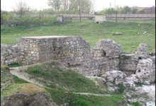 Ruinele cetatii medievale poza